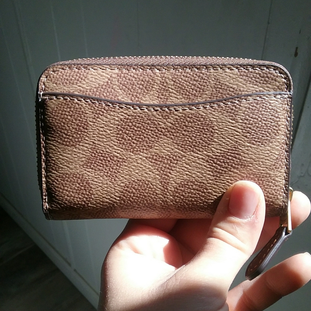 Coach green dinosaur wallet - Picture 6 of 7